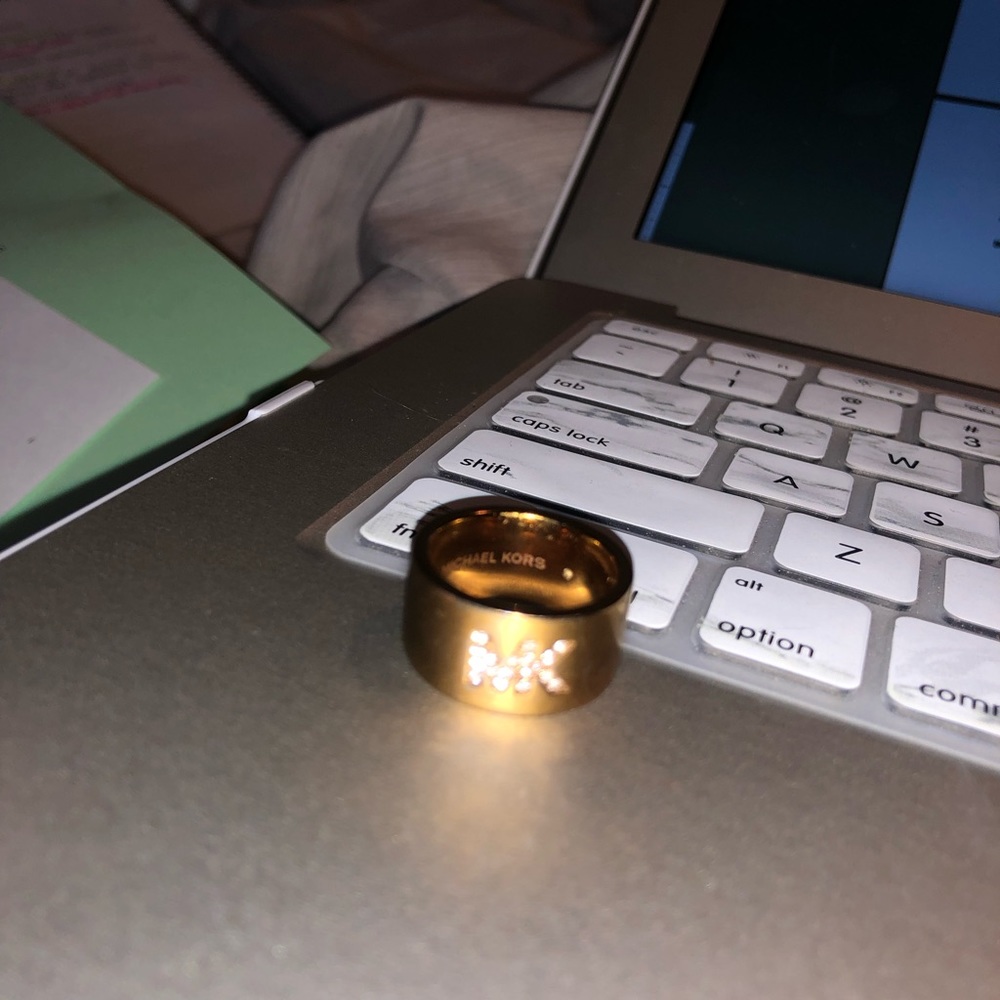 Michael kors ring size 7